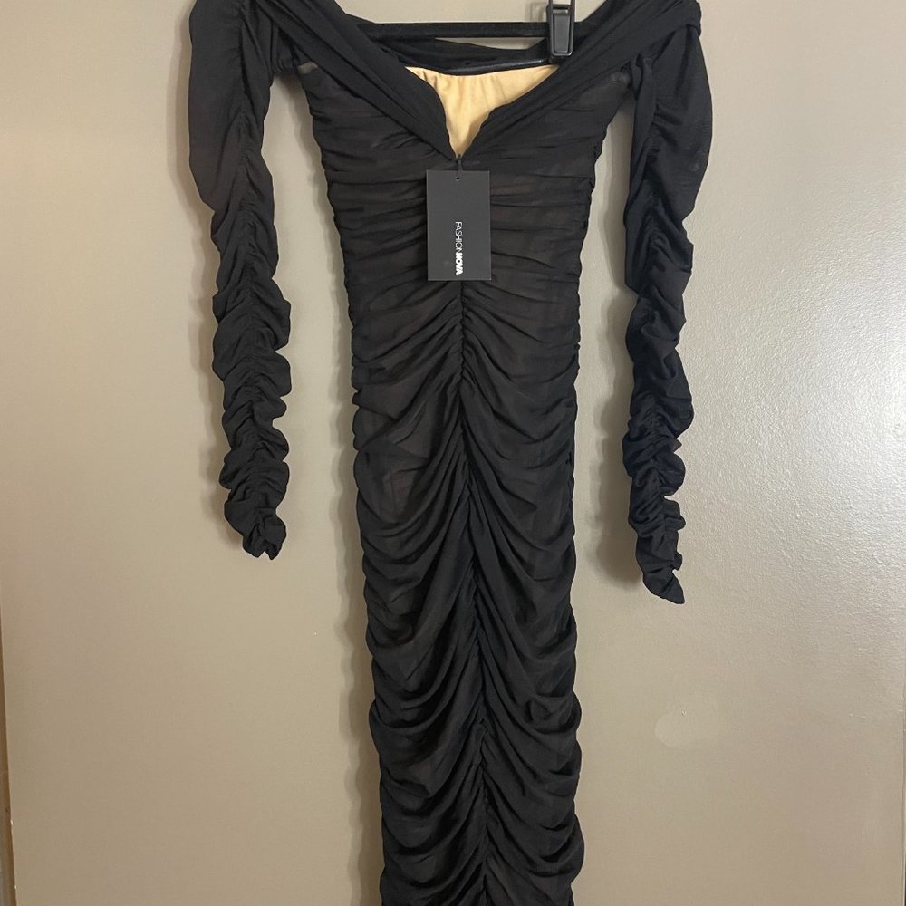Ready In A Ruched Off Shoulder Midi Dress - Picture 3 of 4